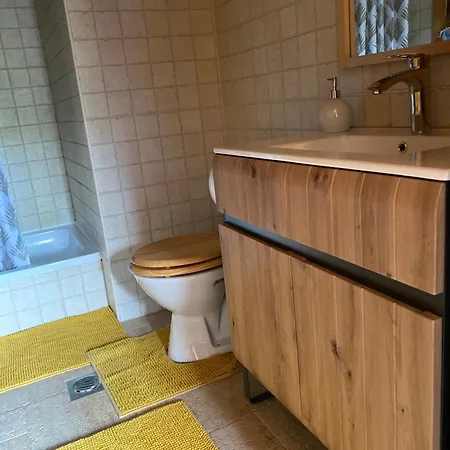 Paradsasvari Sasfeszek Appartement *