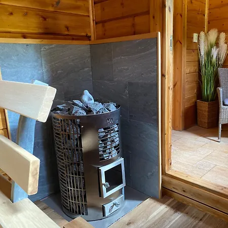 Apartment Paradsasvari Sasfeszek Parad